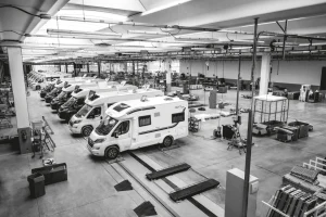 Reparación de camper de plancha y pintura con compañía aseguradora en Girona