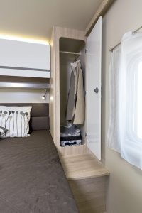04_390_dormitorio_vista_3.jpg