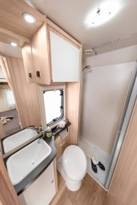 16_330_wc_ducha_vista.jpg