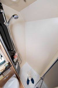 19_330_wc_ducha_vista.jpg